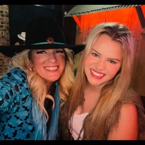 Meet your Posher, Robyn